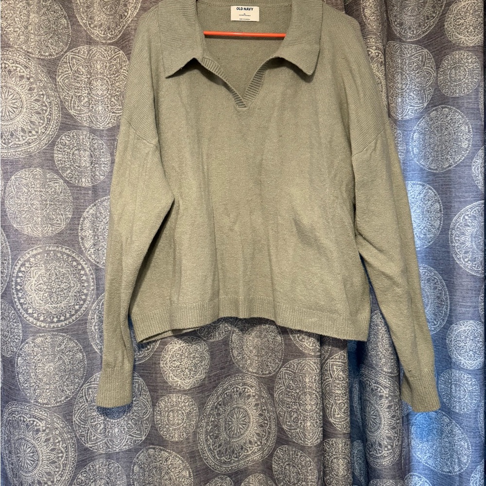 Old Navy Green Sweater